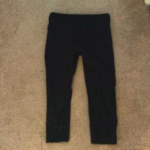 ALO Yoga capri high waisted yoga pants.